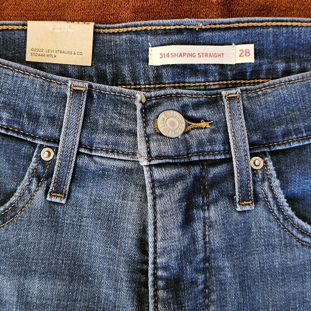 NWT Authentic Womens Levi's 314 Shaping Straight Jeans Lapis Gem Size 28x32